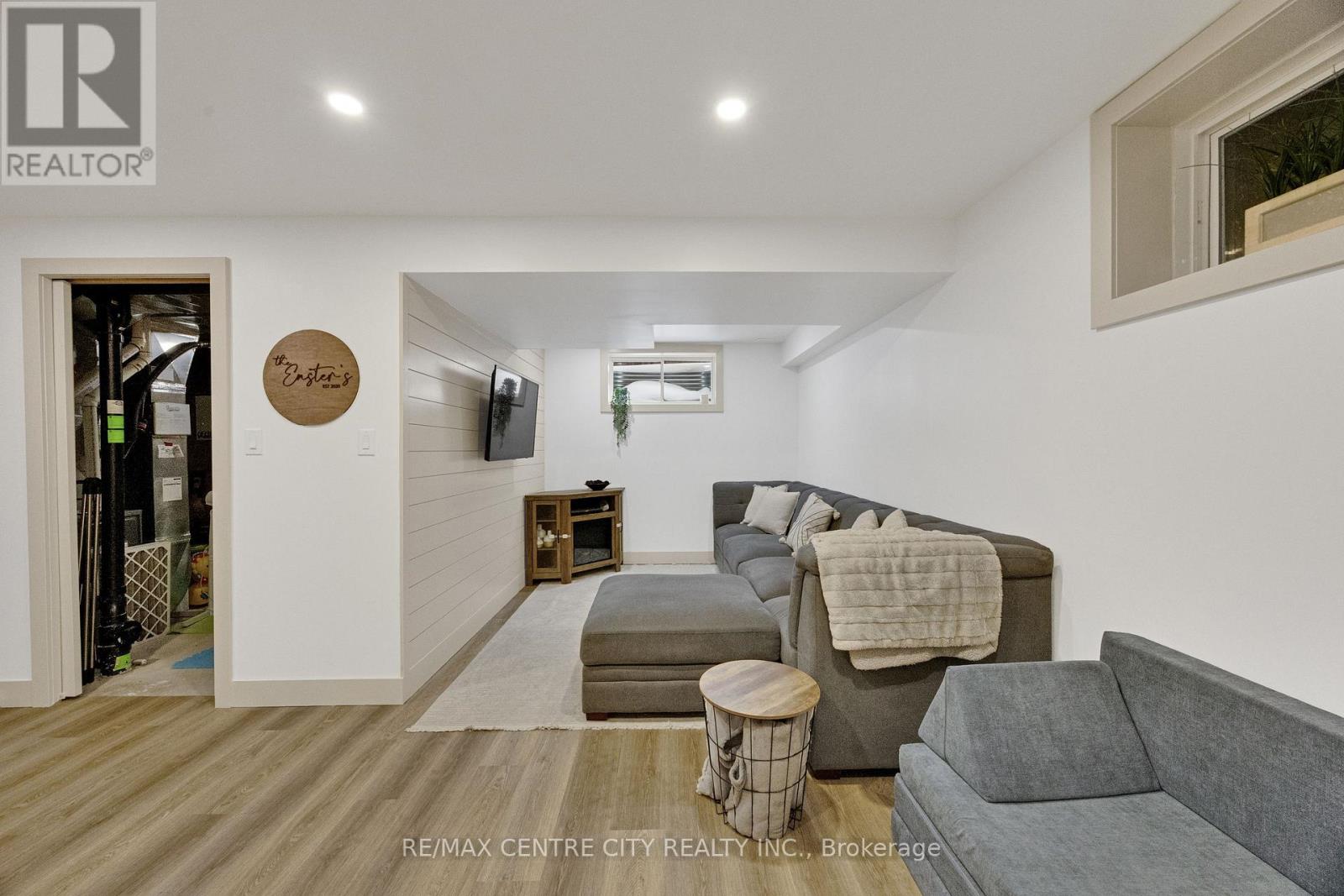 6929 Vallas Circle, London South (South V), Ontario  N6P 0V4 - Photo 30 - X12710592