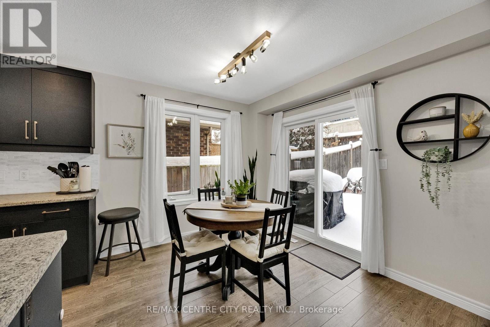 6929 Vallas Circle, London South (South V), Ontario  N6P 0V4 - Photo 9 - X12710592