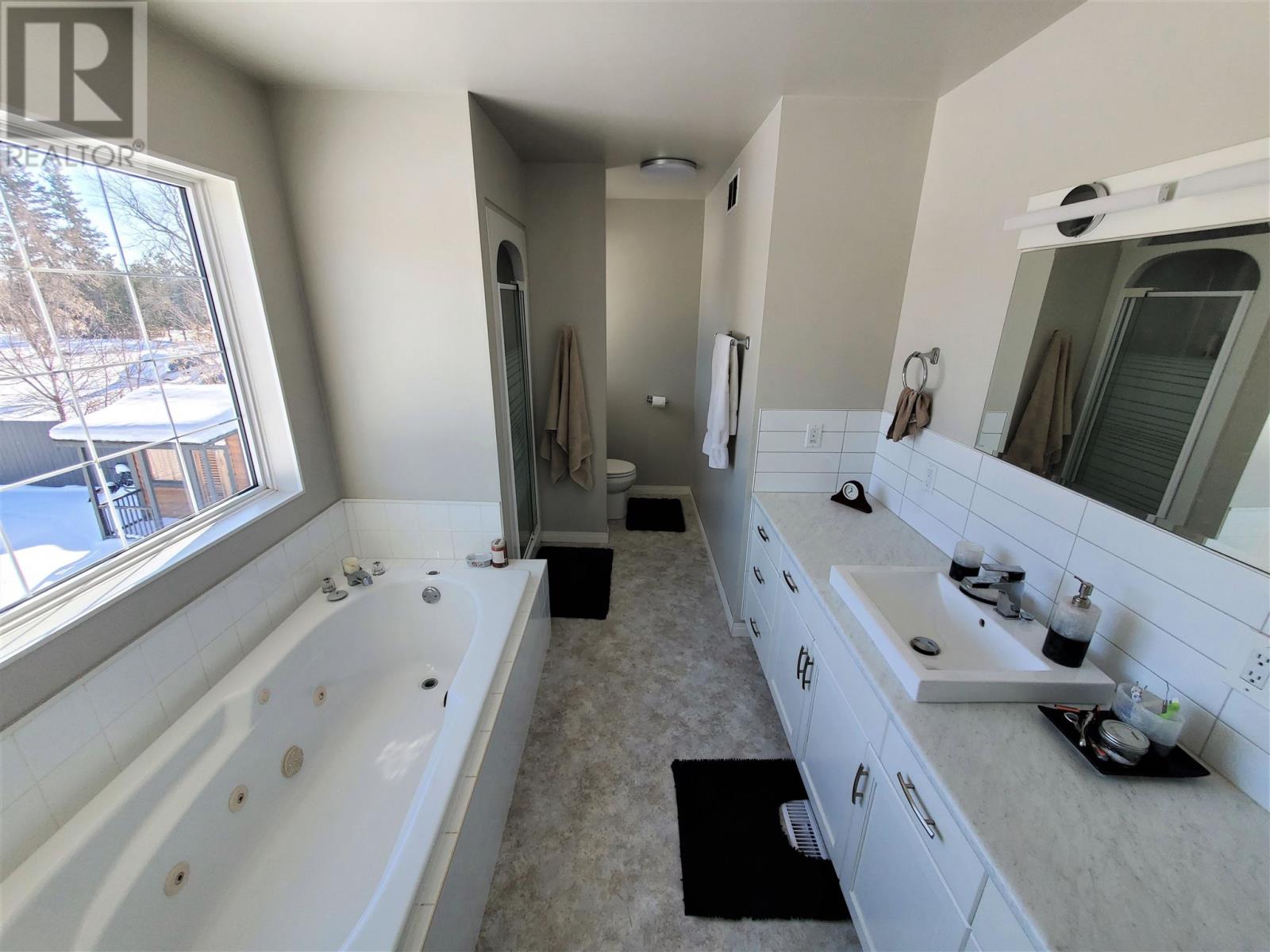 100 Queen St, Barwick, Ontario  P0W 1A0 - Photo 15 - TB2600085