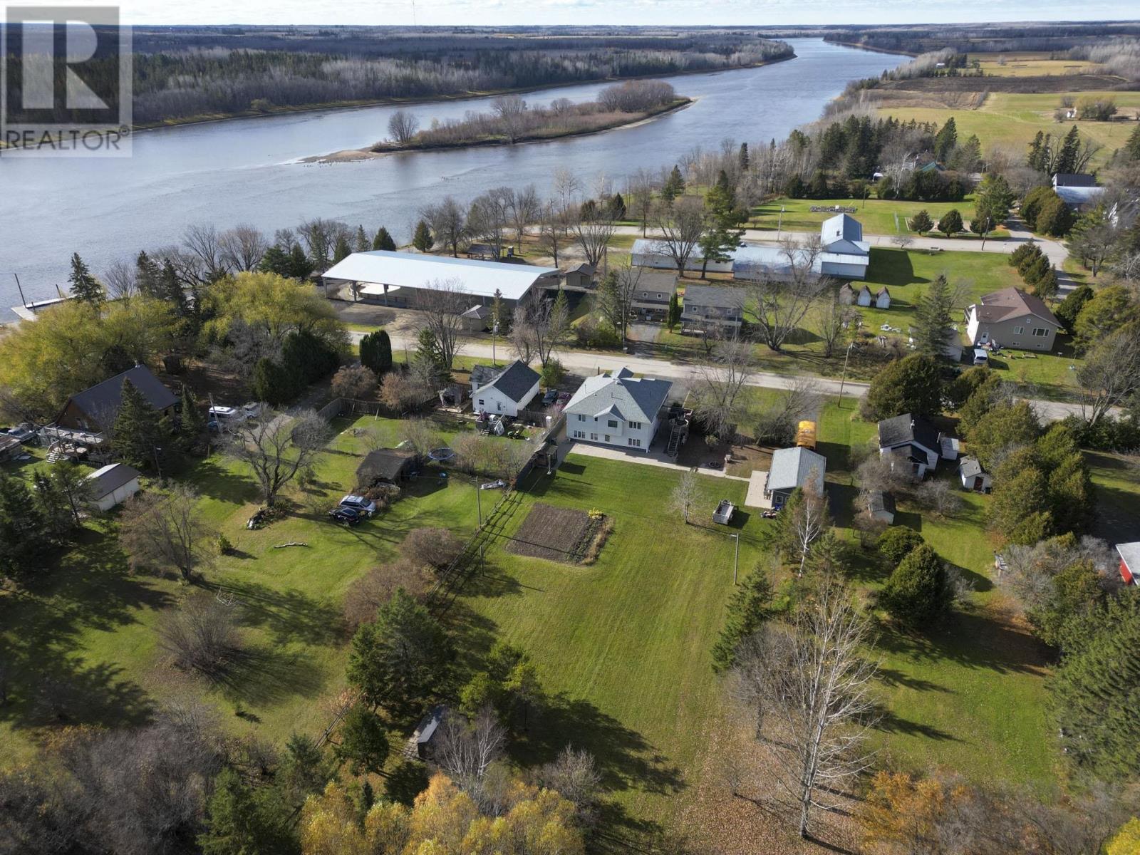 100 Queen St, Barwick, Ontario  P0W 1A0 - Photo 2 - TB2600085