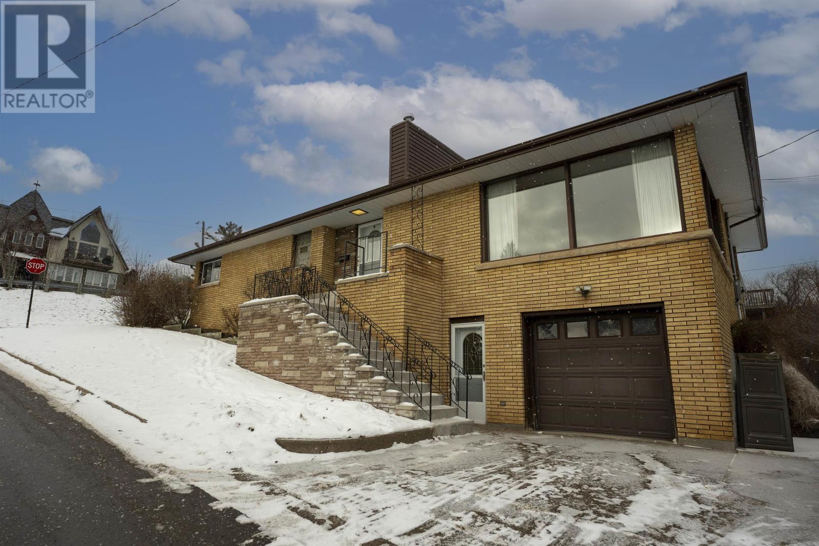 193 Summit Ave, Thunder Bay, Ontario  P7B 3P3 - Photo 1 - TB2600097