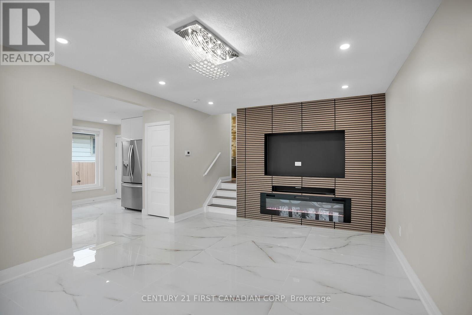 Photo 14 of 39 for 1046 Jalna Boulevard