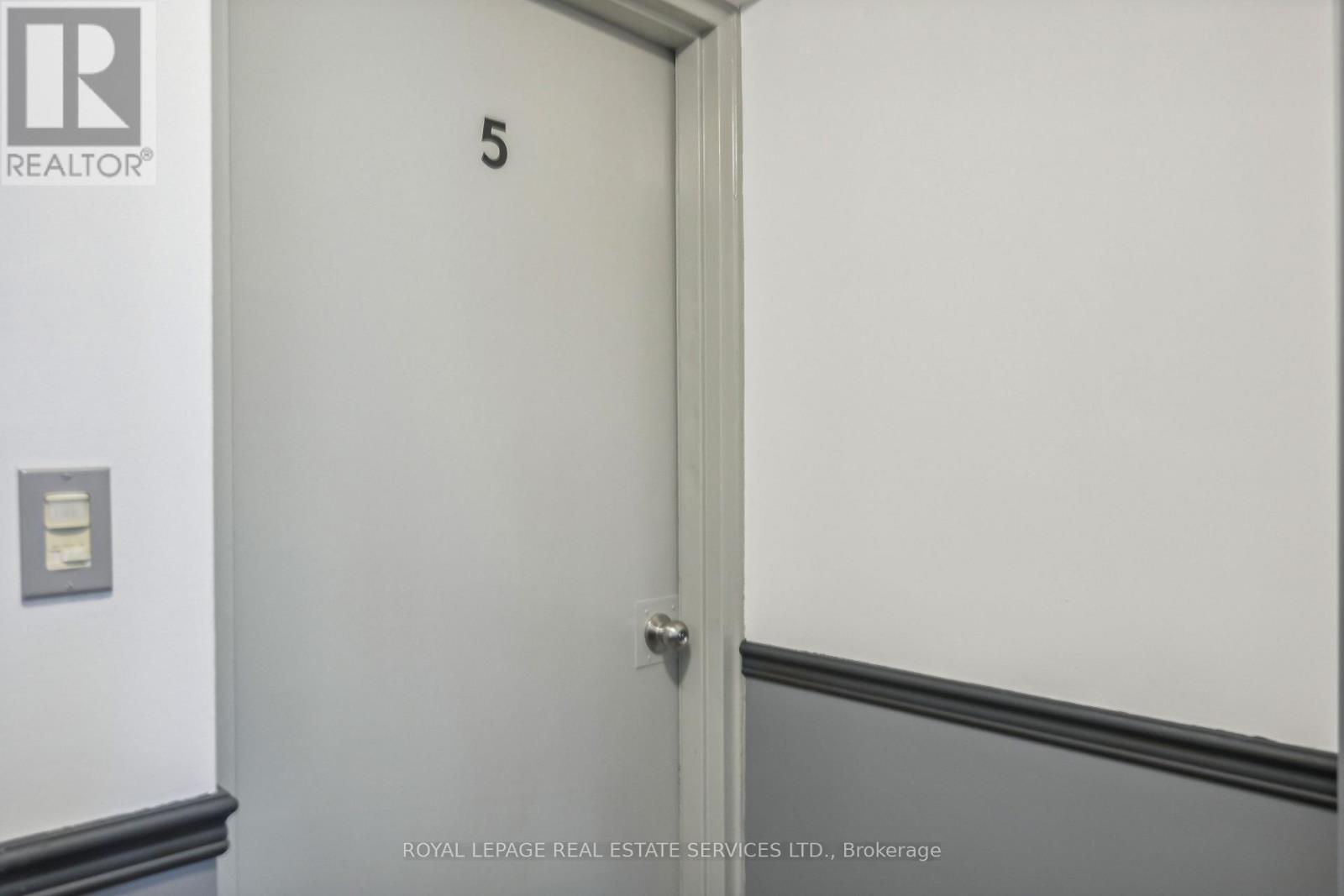 5 - 18 Thirty Third Street, Toronto, Ontario  M8W 3G9 - Photo 5 - W12680710