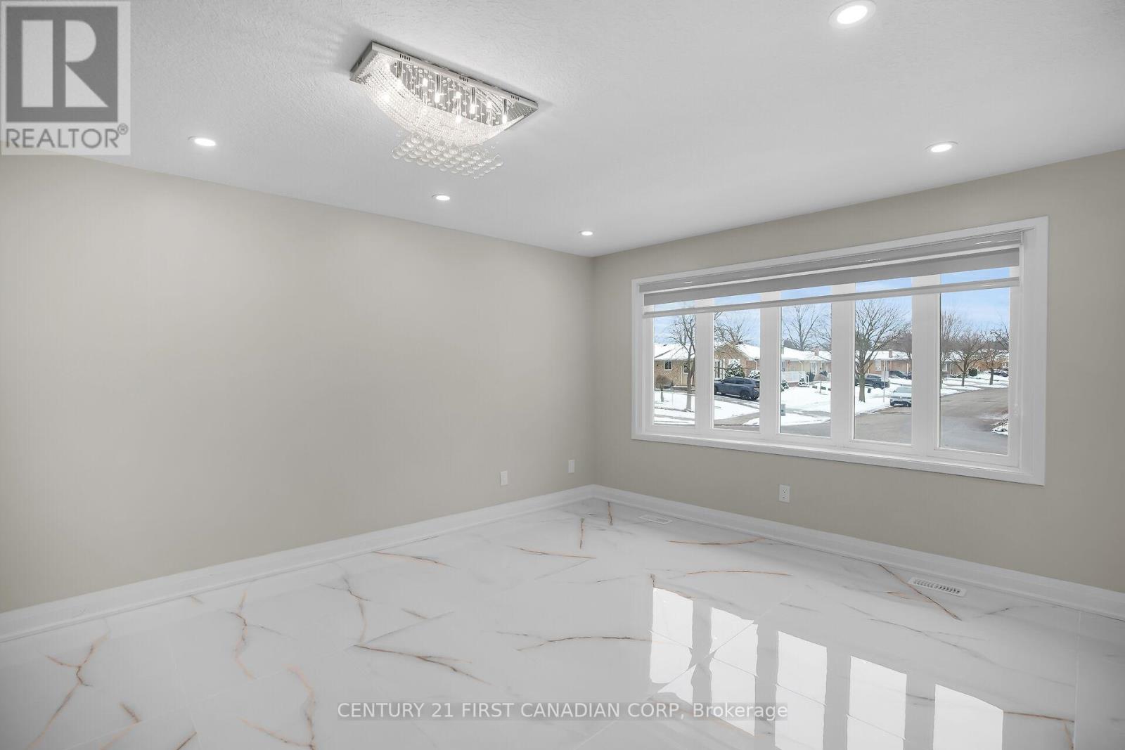 1046 Jalna Boulevard, London South, Ontario  N6E 2M1 - Photo 4 - X12603536