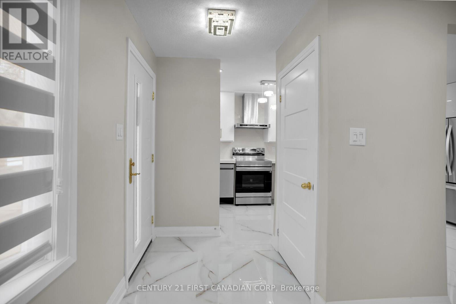 1046 Jalna Boulevard, London South, Ontario  N6E 2M1 - Photo 8 - X12603536