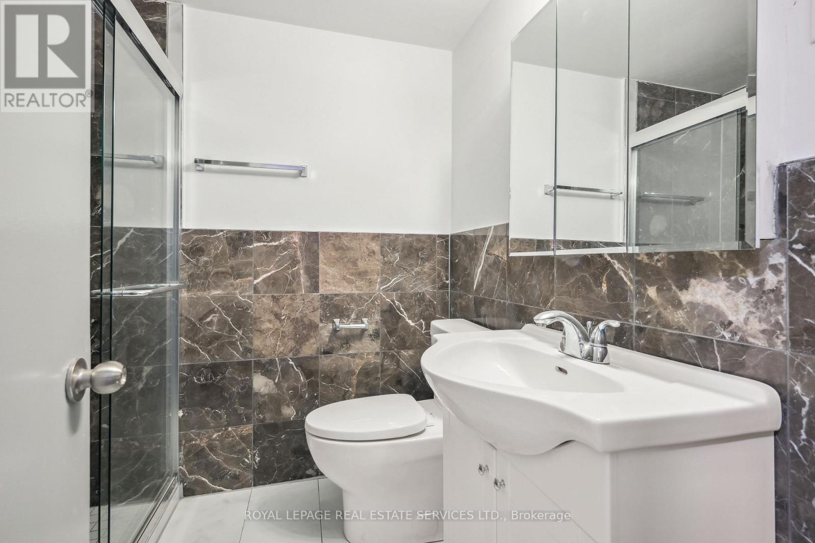 5 - 18 Thirty Third Street, Toronto, Ontario  M8W 3G9 - Photo 17 - W12680710