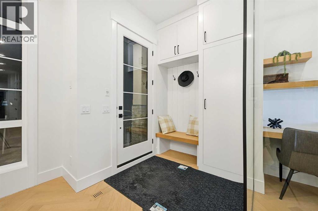 2019 21 Avenue Nw, Calgary, Alberta  T2M 1M9 - Photo 2 - A2278107