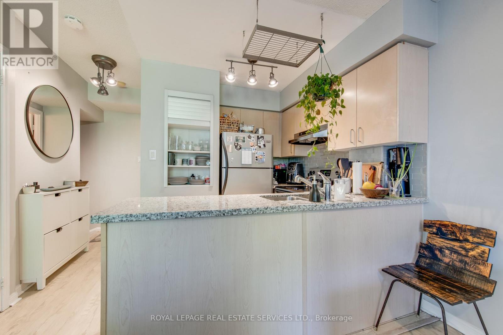 411 - 29 Canniff Street, Toronto, Ontario  M6K 3M5 - Photo 6 - C12710534