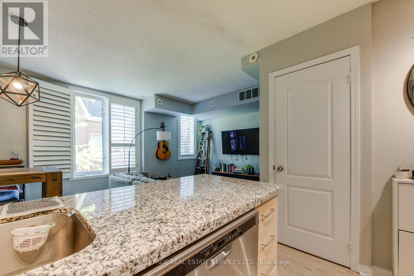 411 - 29 Canniff Street, Toronto, Ontario  M6K 3M5 - Photo 7 - C12710534