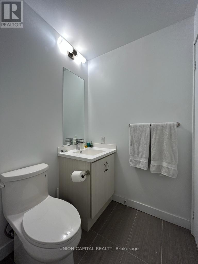 1606 - 181 Huron Street, Toronto, Ontario  M5T 0C1 - Photo 9 - C12710574