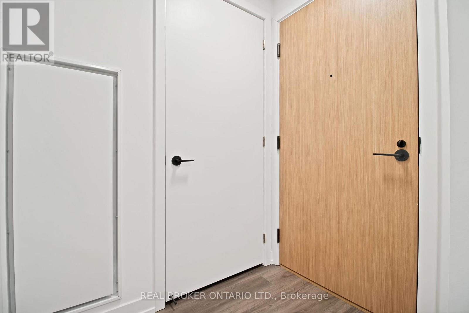 420 - 35 Parliament Street, Toronto, Ontario  M5A 2Y2 - Photo 2 - C12710586