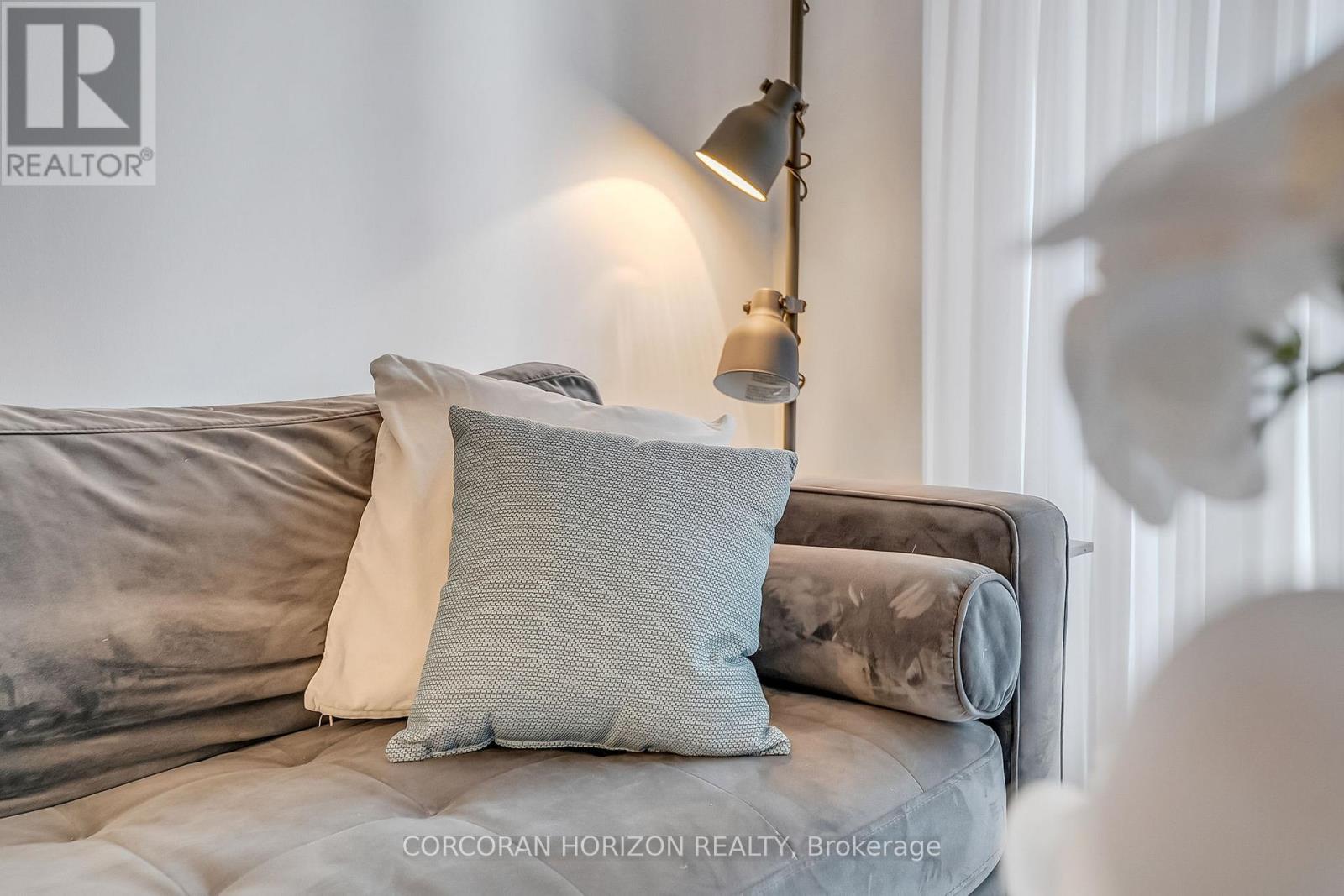 521 - 330 Richmond St Street W, Toronto, Ontario  M5V 0M4 - Photo 11 - C12710598