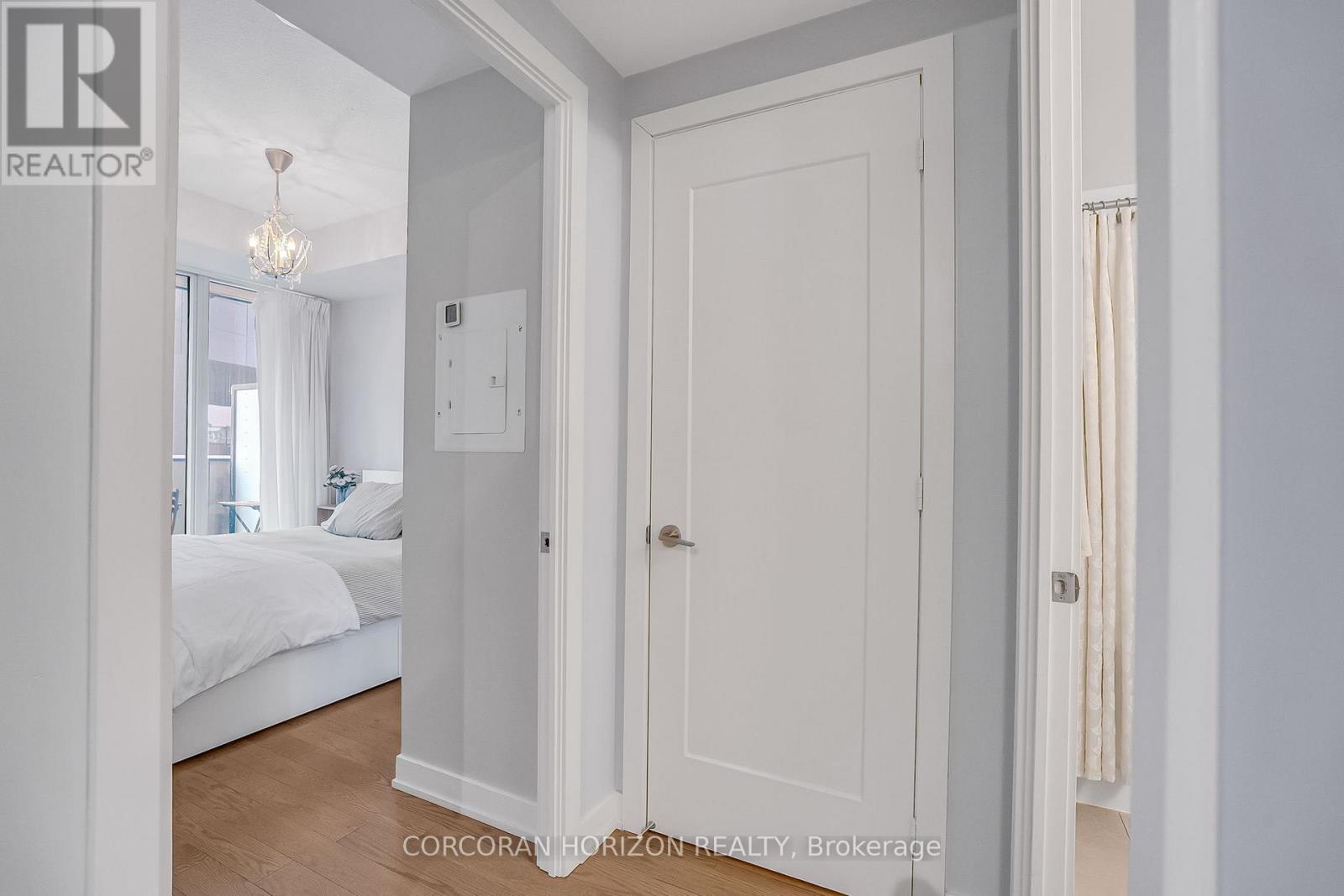 521 - 330 Richmond St Street W, Toronto, Ontario  M5V 0M4 - Photo 15 - C12710598