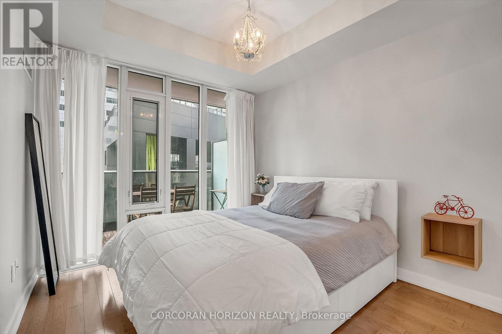 521 - 330 Richmond St Street W, Toronto, Ontario  M5V 0M4 - Photo 16 - C12710598