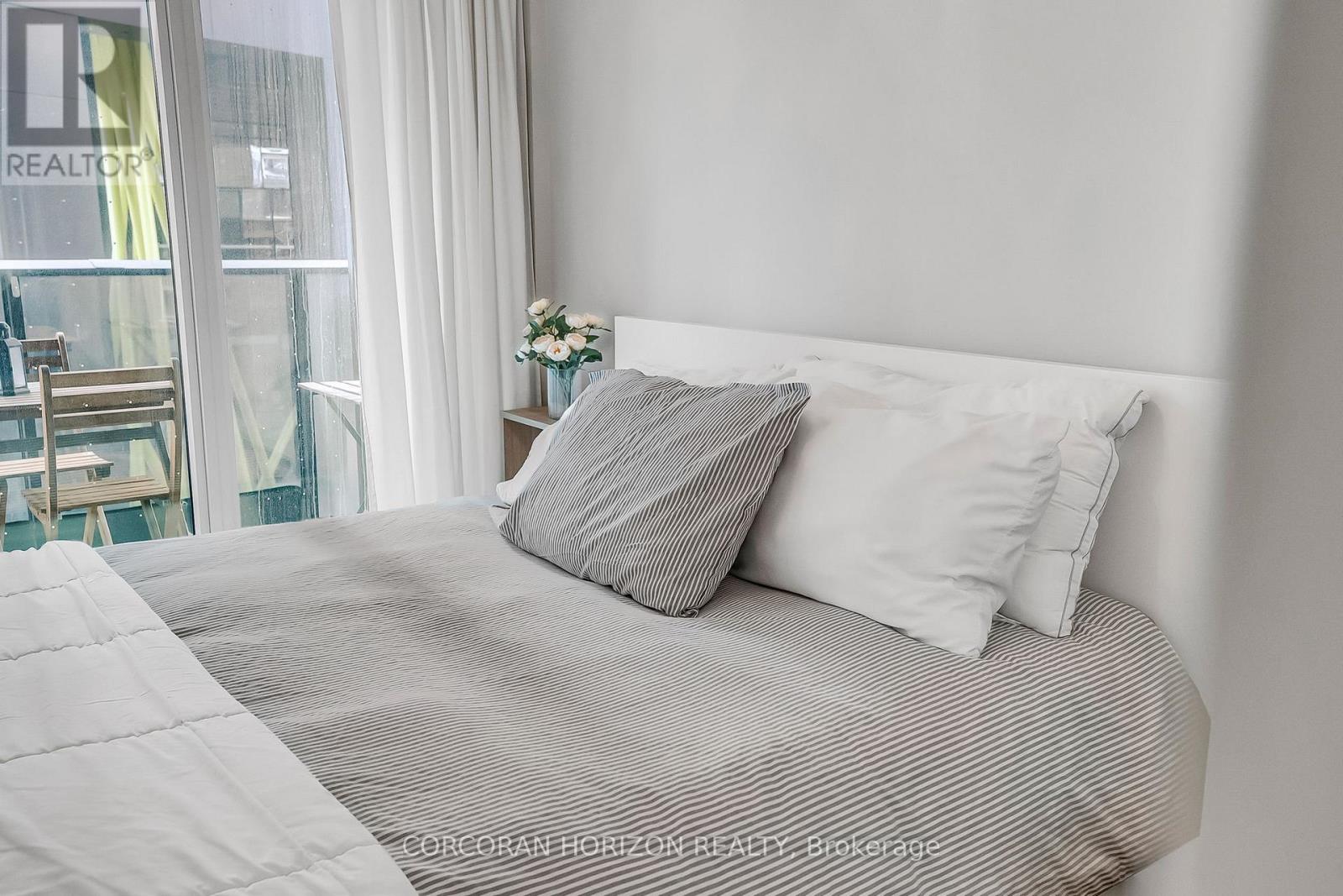 521 - 330 Richmond St Street W, Toronto, Ontario  M5V 0M4 - Photo 17 - C12710598