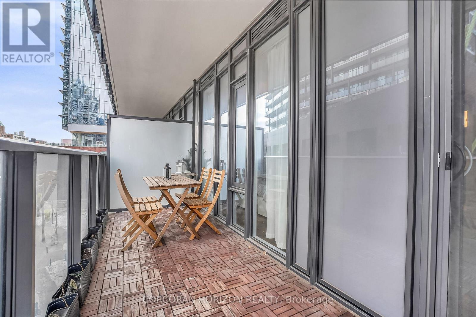 521 - 330 Richmond St Street W, Toronto, Ontario  M5V 0M4 - Photo 23 - C12710598