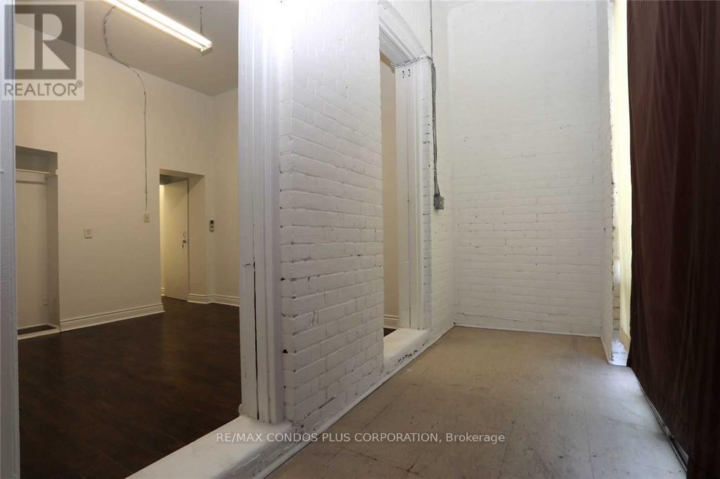 B - 324 Spadina Avenue, Toronto, Ontario  M5T 2E7 - Photo 5 - C12710612