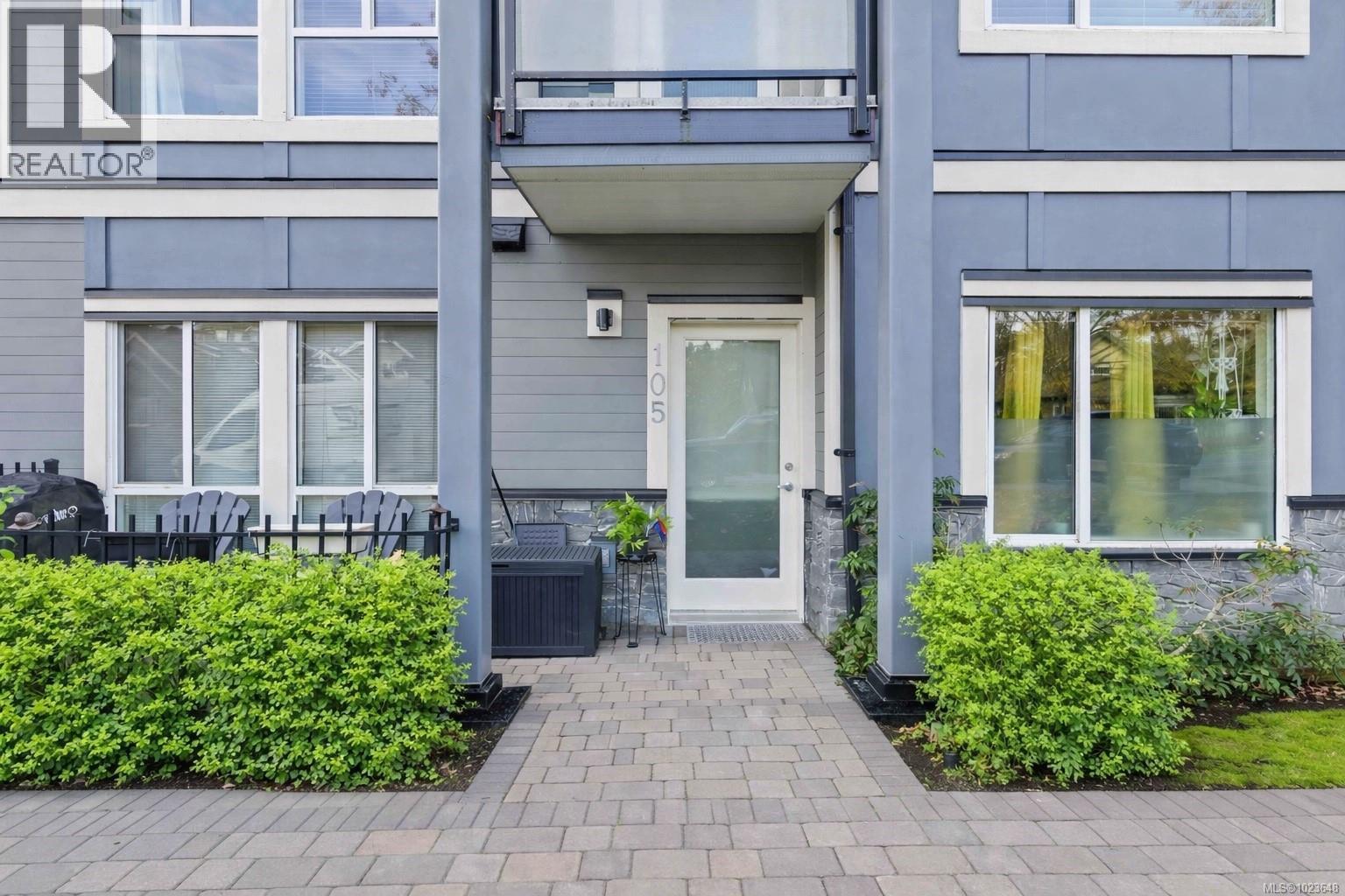 105 4050 Douglas St, Saanich, British Columbia  V8X 0A5 - Photo 2 - 1023648