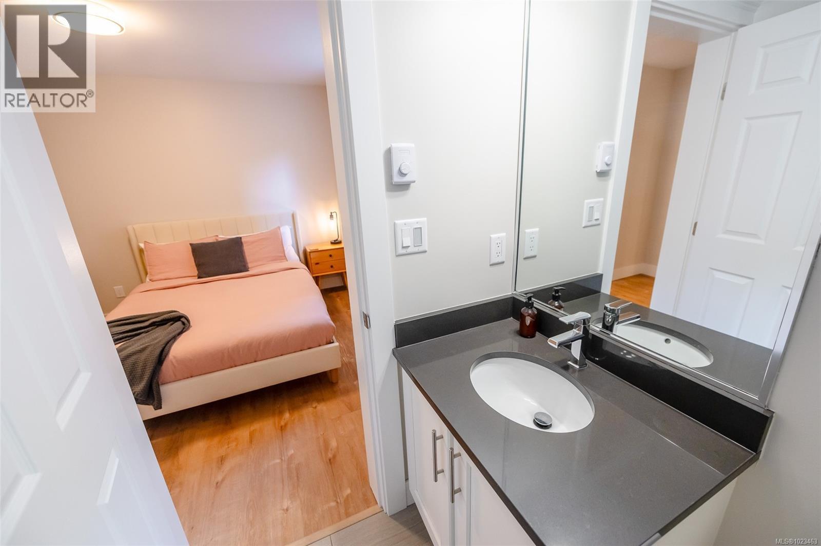 2009 Ferndale Rd, Saanich, British Columbia  V8N 2Y4 - Photo 36 - 1023463