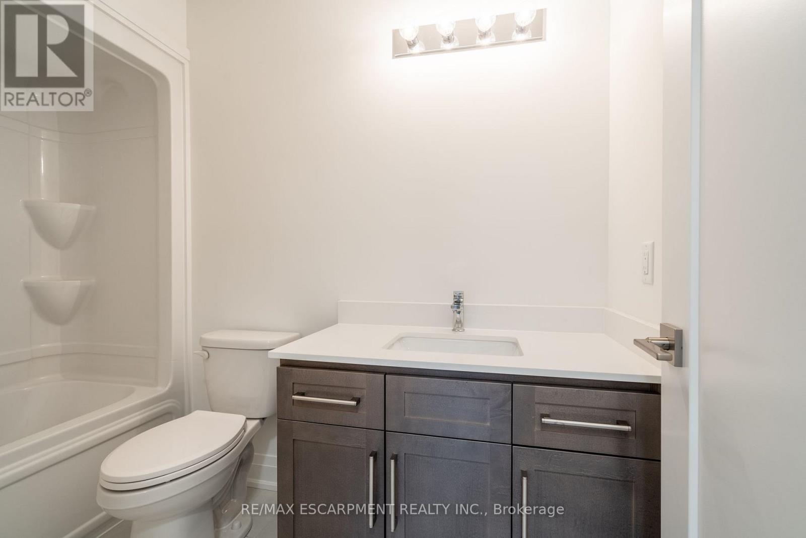 16 Clear Valley Lane, Hamilton, Ontario  L0R 1W0 - Photo 11 - X12697696