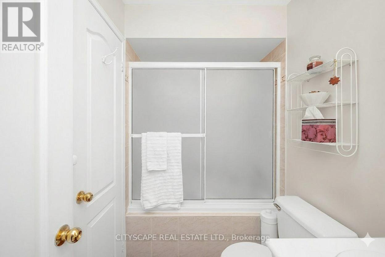 6121 Maple Gate Circle, Mississauga, Ontario  L5N 7B1 - Photo 12 - W12710552