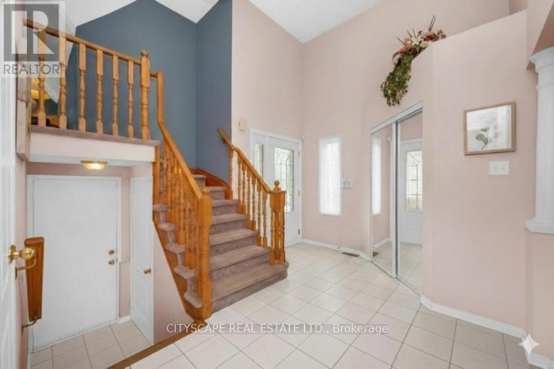 6121 Maple Gate Circle, Mississauga, Ontario  L5N 7B1 - Photo 2 - W12710552