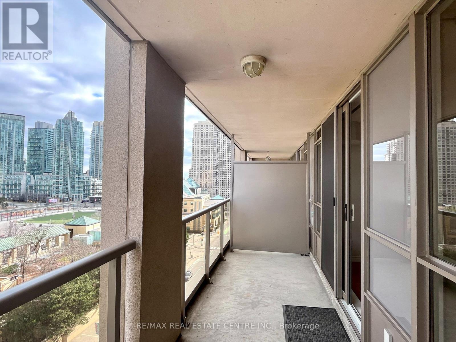 1009 - 4090 Living Art Drive, Mississauga, Ontario  L5B 4M8 - Photo 12 - W12710600