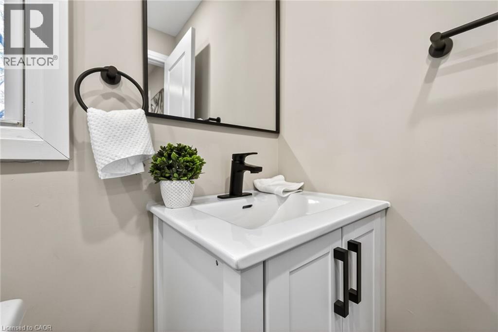 156 Walter Avenue N, Hamilton, Ontario  L8H 5R2 - Photo 16 - 40796954