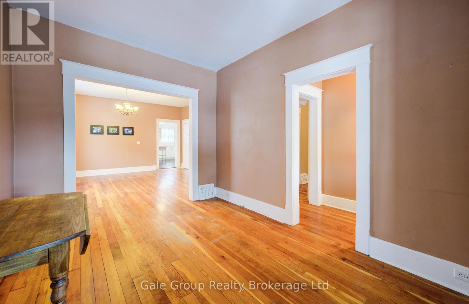 14 Grandview Street, Brantford, Ontario  N3R 1Y4 - Photo 9 - X12710646