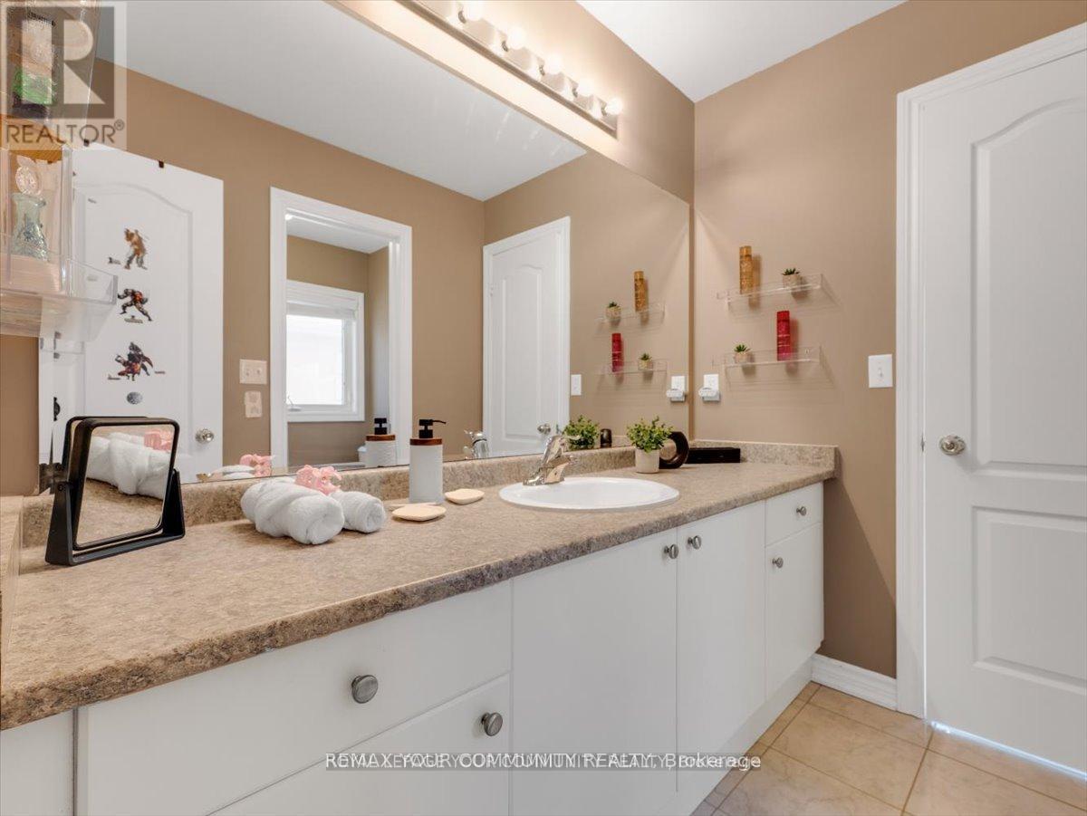 9 Heaney Court, Aurora, Ontario  L4G 0J7 - Photo 28 - N12708258