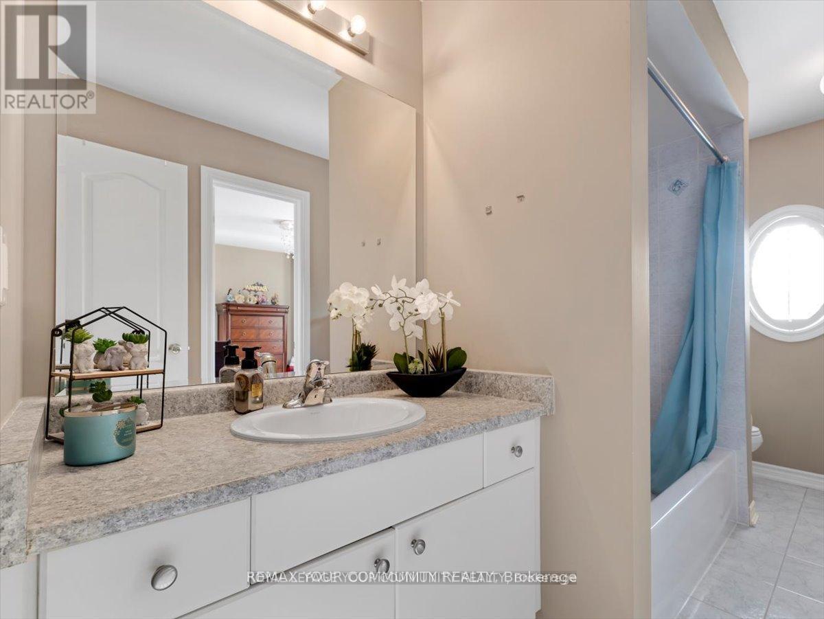 9 Heaney Court, Aurora, Ontario  L4G 0J7 - Photo 33 - N12708258