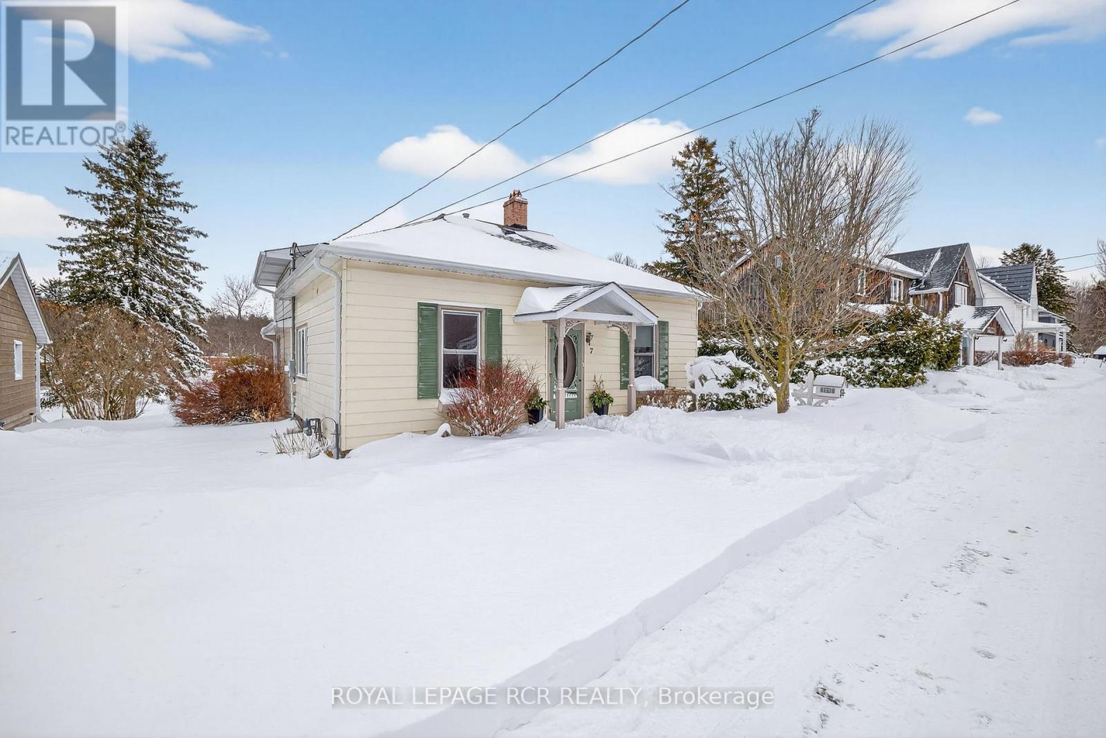 7 Wallace Avenue, Caledon, Ontario  L7E 0M5 - Photo 3 - W12710480