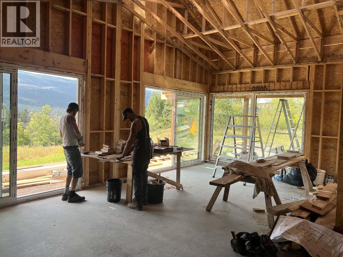 4764 Riverview Drive, Edgewater, British Columbia  V0A 1E0 - Photo 16 - 10373276