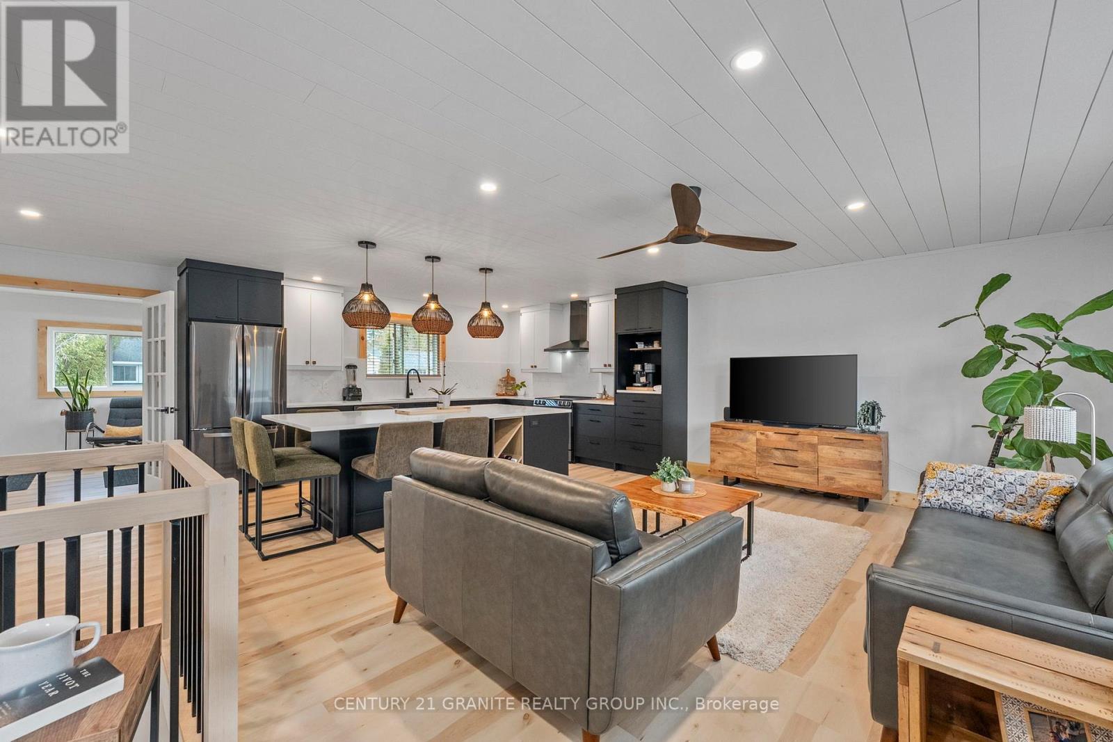 31 Sprucedale Street, Highlands East (Bicroft Ward), Ontario  K0L 1M0 - Photo 12 - X12710656