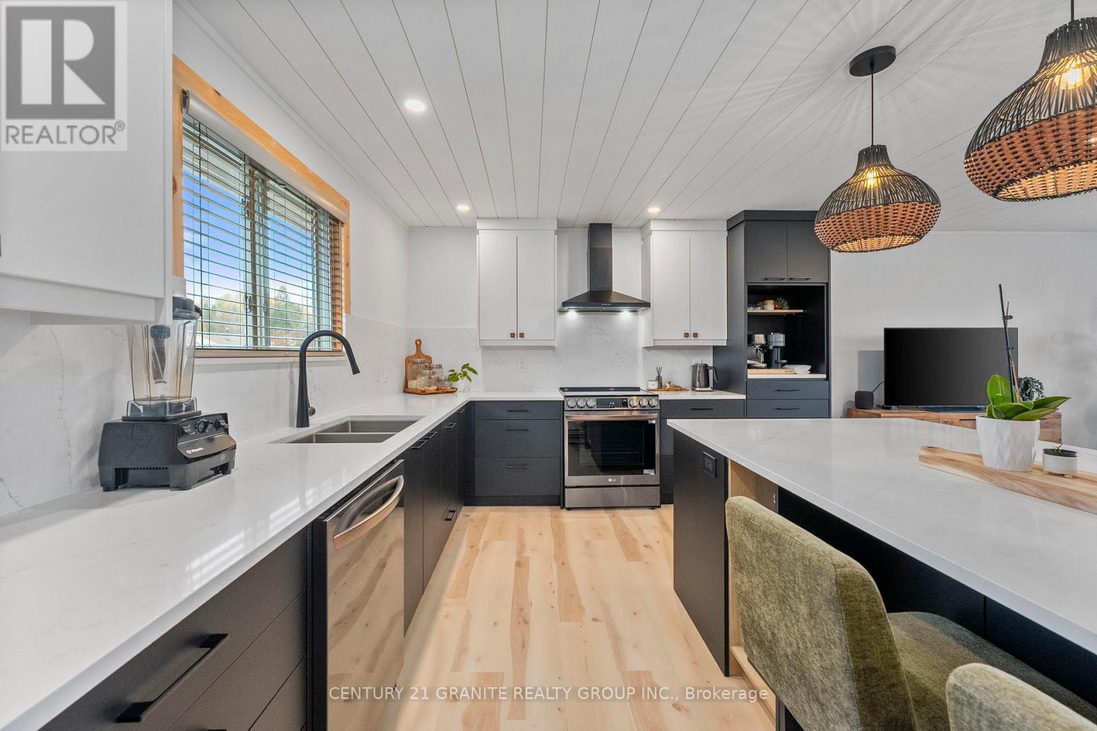 31 Sprucedale Street, Highlands East (Bicroft Ward), Ontario  K0L 1M0 - Photo 18 - X12710656