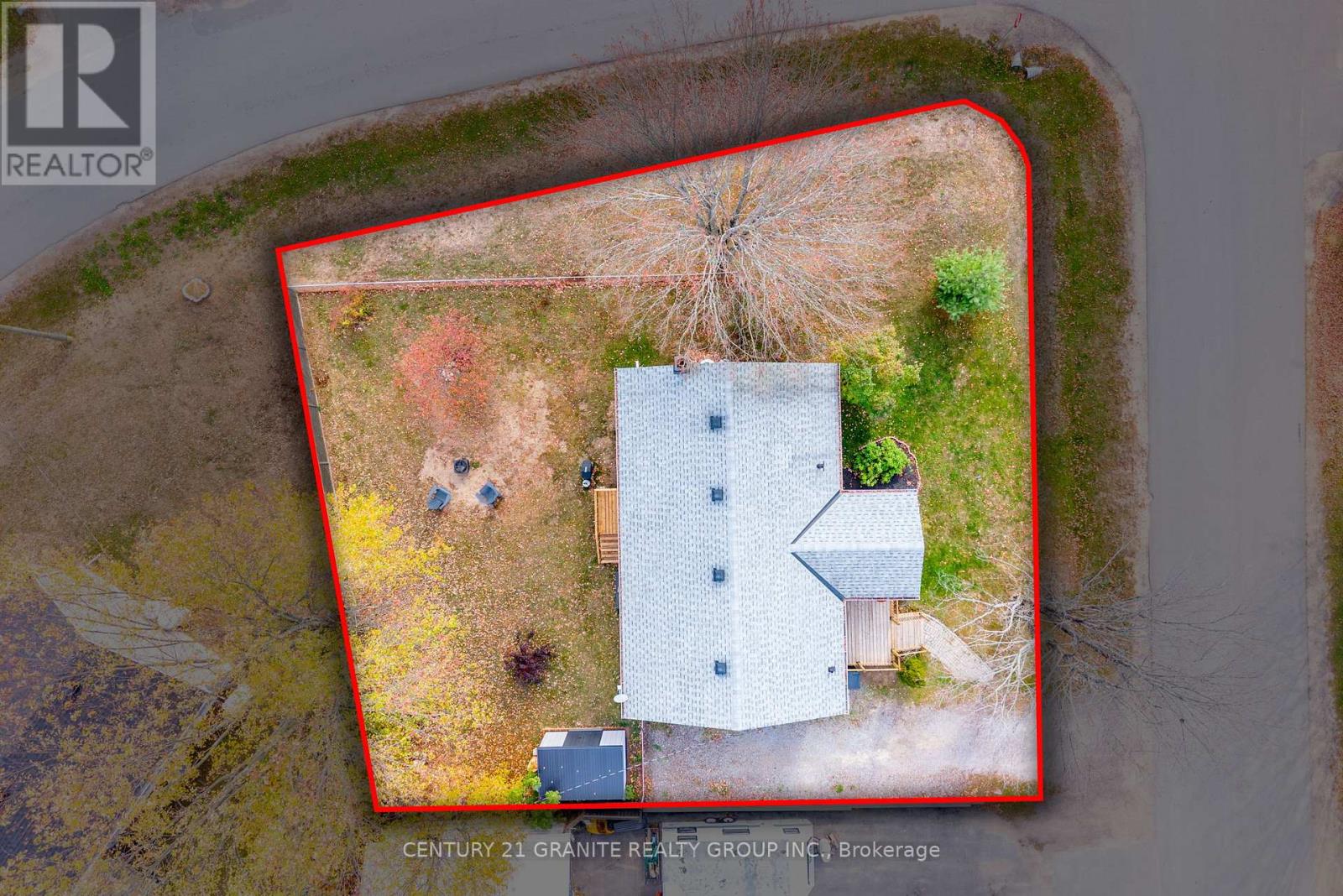 31 Sprucedale Street, Highlands East (Bicroft Ward), Ontario  K0L 1M0 - Photo 3 - X12710656