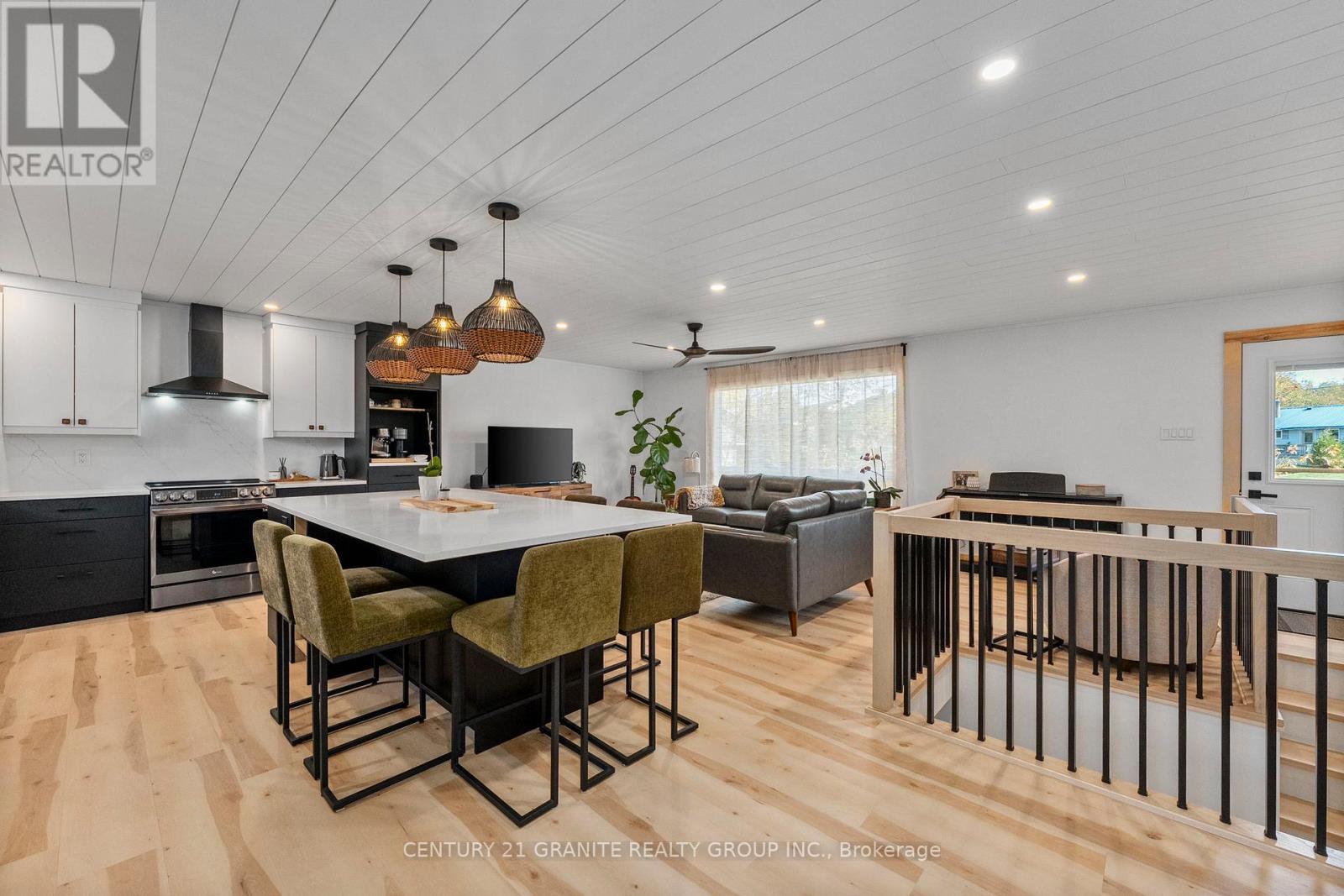 31 Sprucedale Street, Highlands East (Bicroft Ward), Ontario  K0L 1M0 - Photo 6 - X12710656