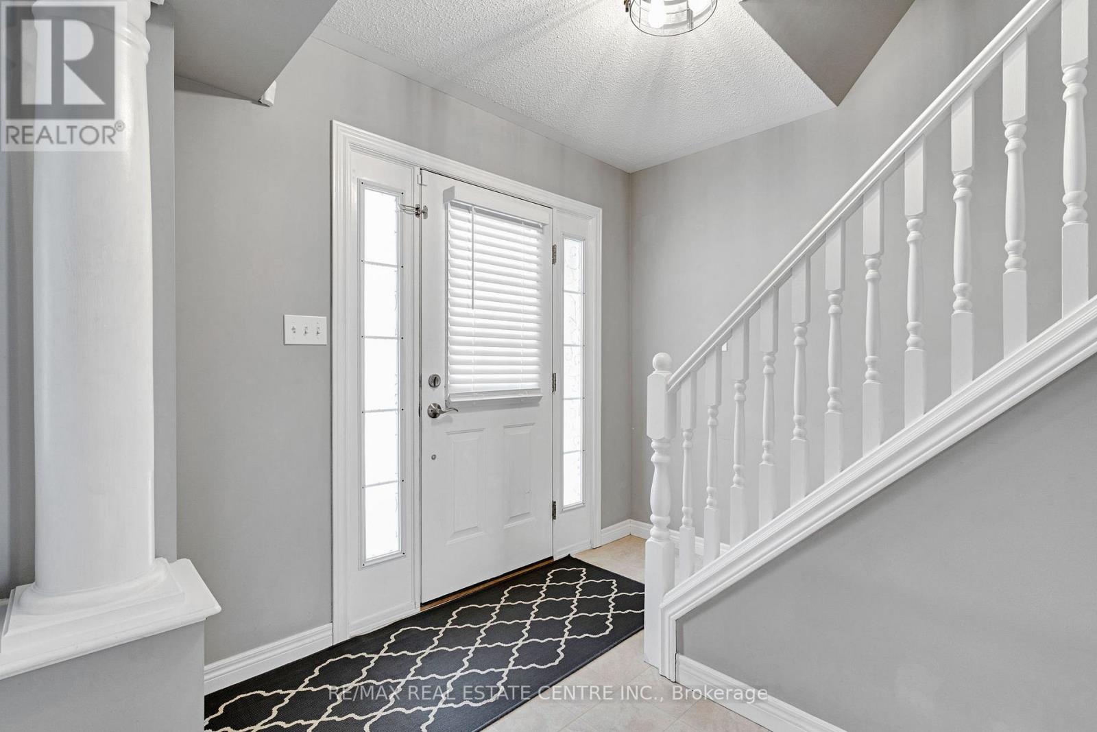 16 Falconridge Court, St. Thomas, Ontario  N5R 6J2 - Photo 3 - X12710666