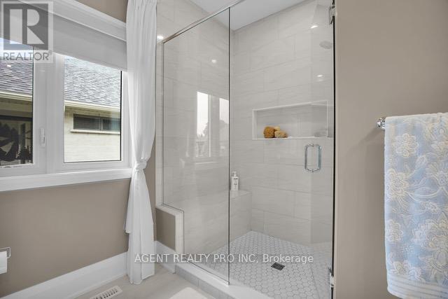 1586 Ed Ervasti Lane, London South, Ontario  N6K 5R7 - Photo 18 - X12710744