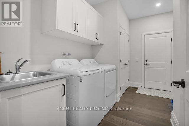 1586 Ed Ervasti Lane, London South, Ontario  N6K 5R7 - Photo 21 - X12710744