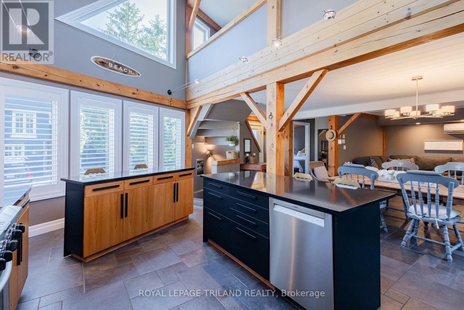 42 Lakeside Circle, Lambton Shores, Ontario  N0M 1T0 - Photo 22 - X12710844