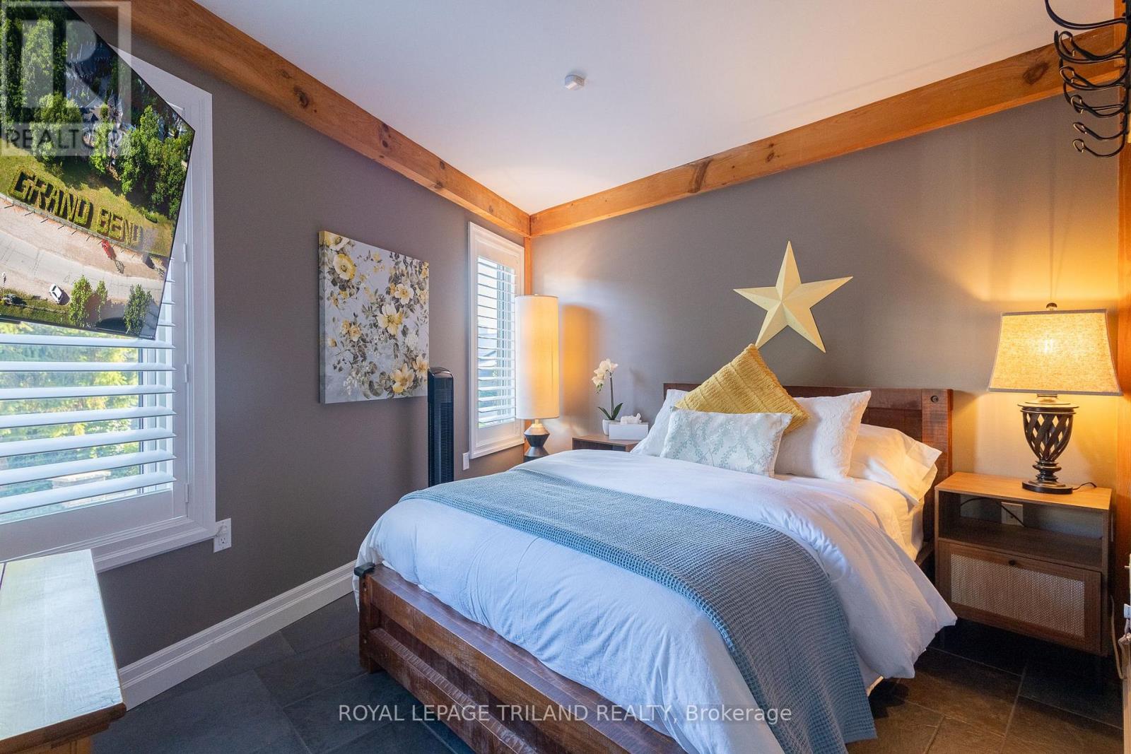 42 Lakeside Circle, Lambton Shores, Ontario  N0M 1T0 - Photo 29 - X12710844