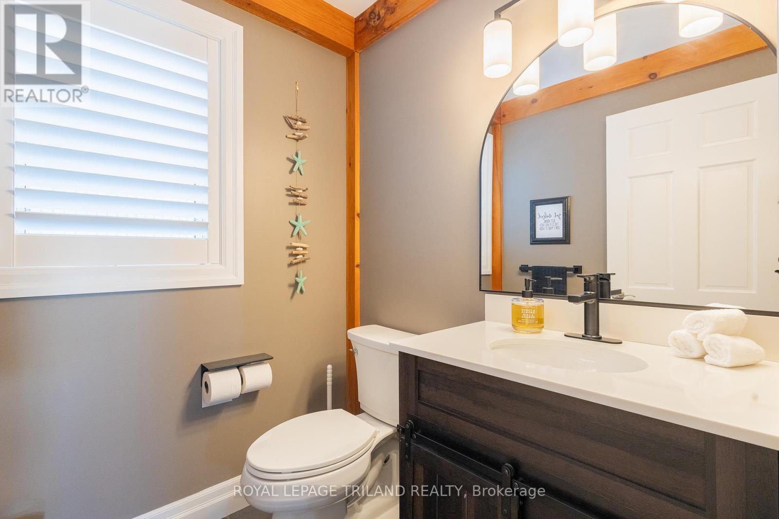 42 Lakeside Circle, Lambton Shores, Ontario  N0M 1T0 - Photo 30 - X12710844