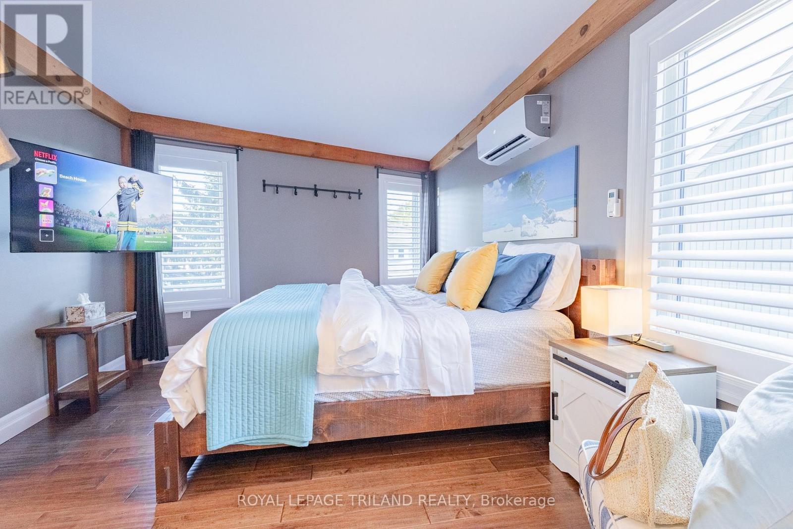 42 Lakeside Circle, Lambton Shores, Ontario  N0M 1T0 - Photo 31 - X12710844