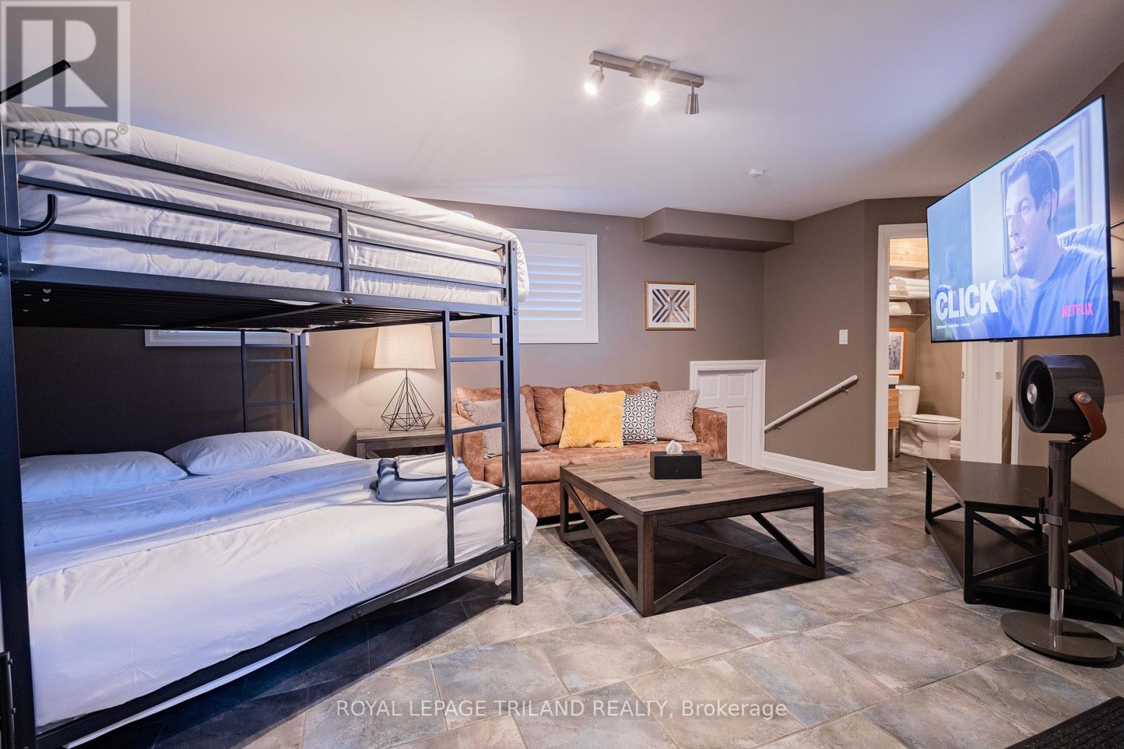 42 Lakeside Circle, Lambton Shores, Ontario  N0M 1T0 - Photo 37 - X12710844