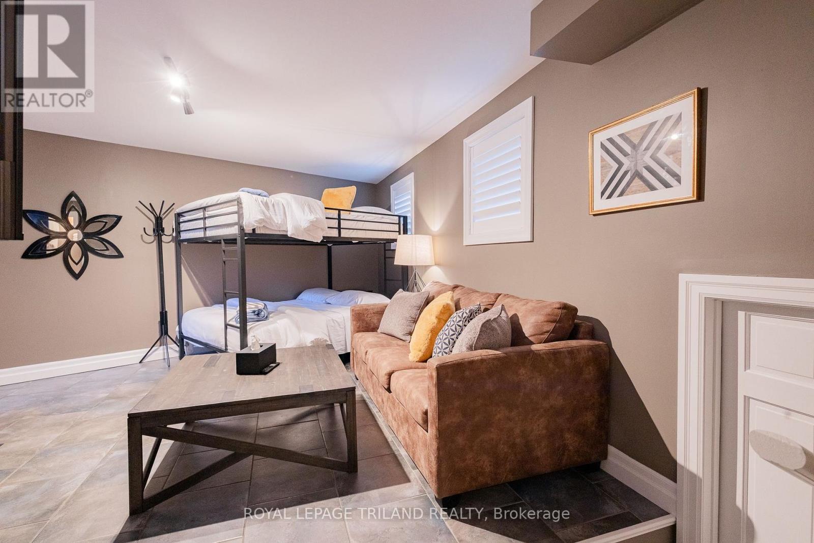 42 Lakeside Circle, Lambton Shores, Ontario  N0M 1T0 - Photo 38 - X12710844