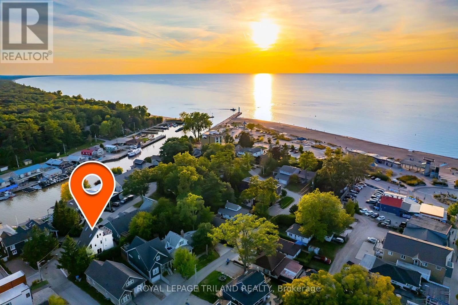 42 Lakeside Circle, Lambton Shores, Ontario  N0M 1T0 - Photo 8 - X12710844