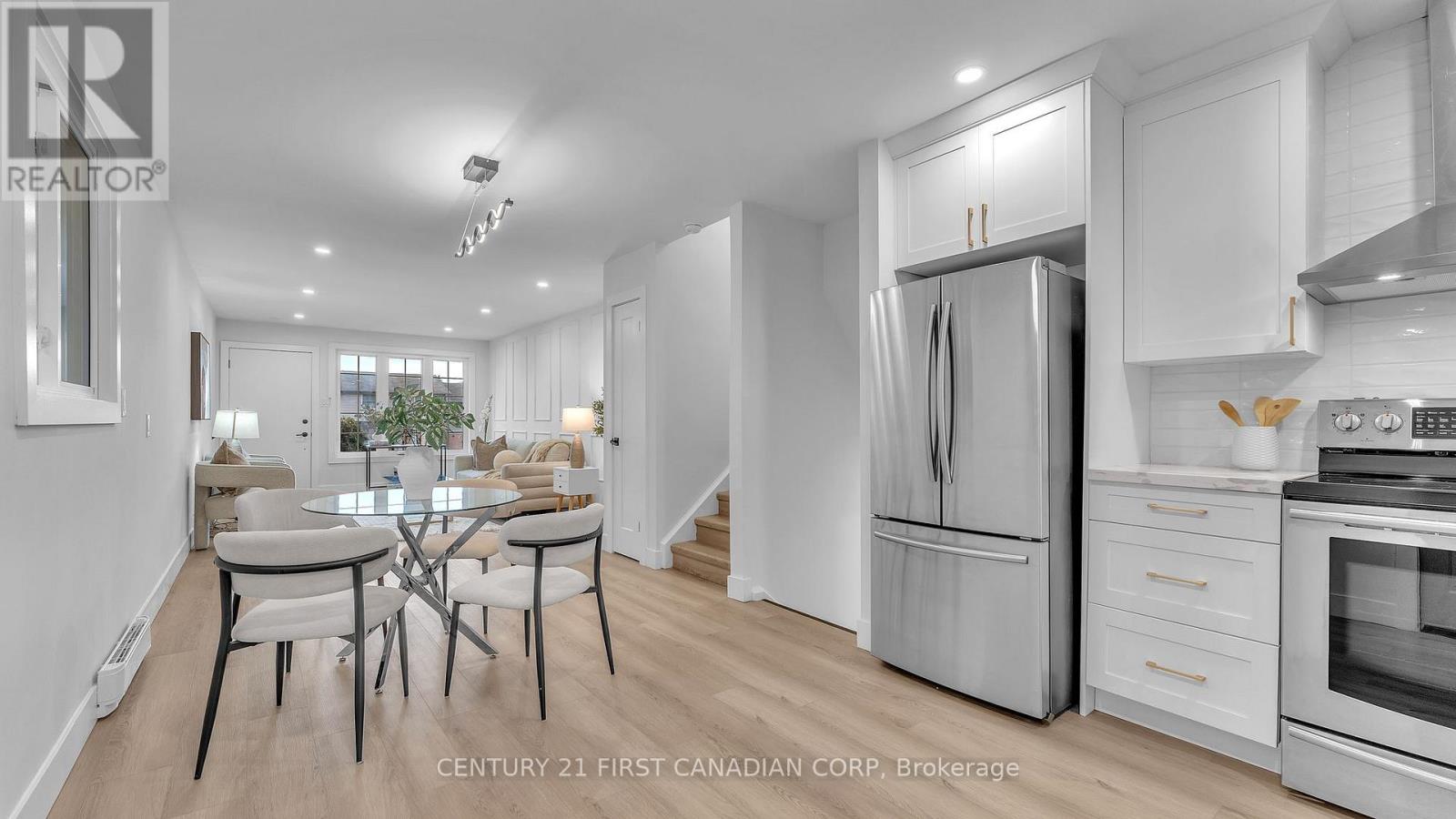 330 Southcrest Drive, London South, Ontario  N6J 1N4 - Photo 12 - X12710864