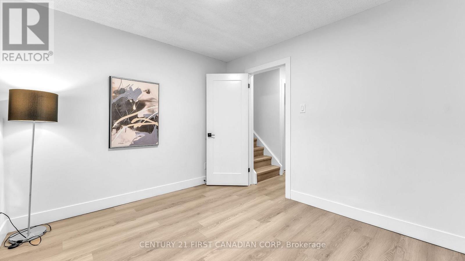 330 Southcrest Drive, London South, Ontario  N6J 1N4 - Photo 19 - X12710864