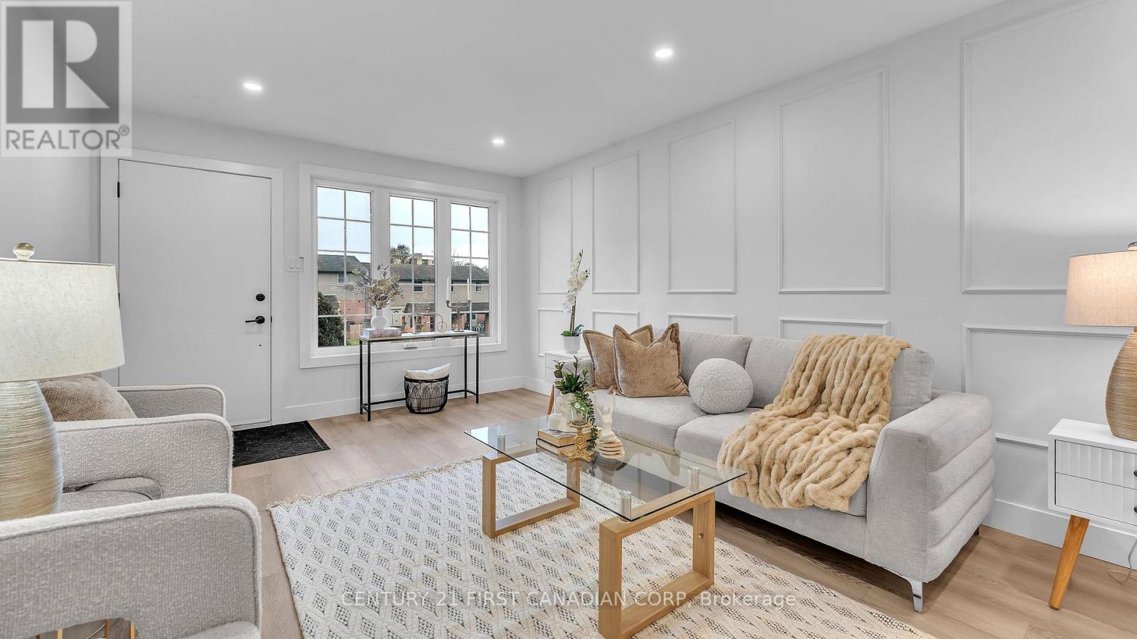 330 Southcrest Drive, London South, Ontario  N6J 1N4 - Photo 6 - X12710864